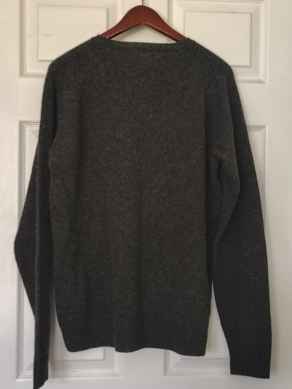 Uniqlo Men Charcoal Gray Wool Crew Neck Sweater - Size Large - Picture 3 of 4